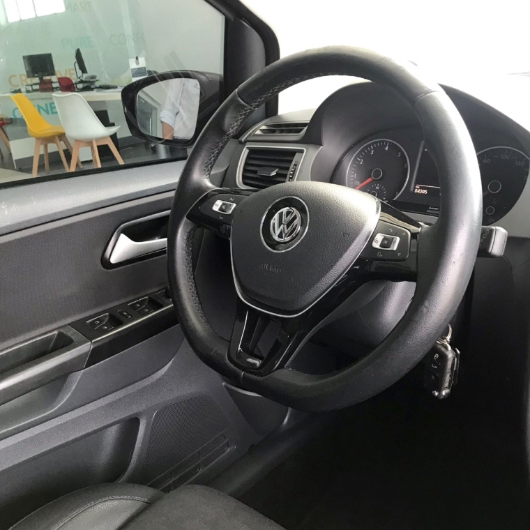Volkswagen Fox COMFORTLINE I MOTION 1.6 FLEX 8V 5P 2016/2017 Semiautomático 